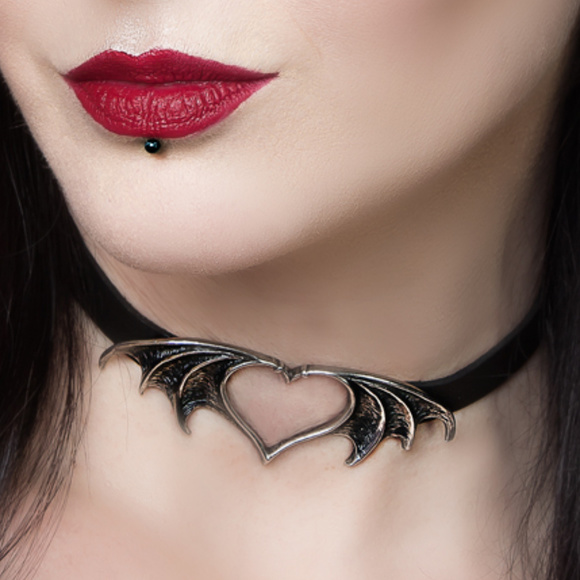 Legends Jewelry - Vampire Bat Heart Necklace Choker Gothic Horror Legends Jewelry - Vampire Bat Heart Necklace Choker Gothic Horror